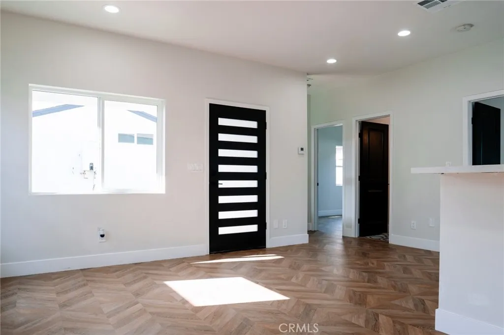 5916 Walnut Avenue, Long Beach, California 90805 home-pic-29